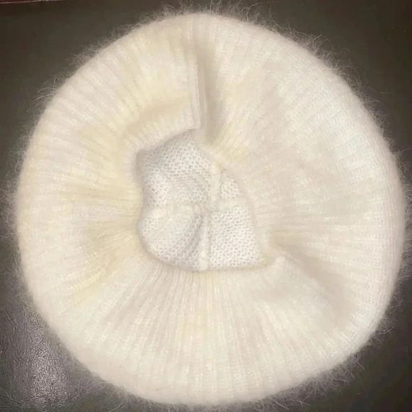 Floral Angora Beret - Picture 3 of 5